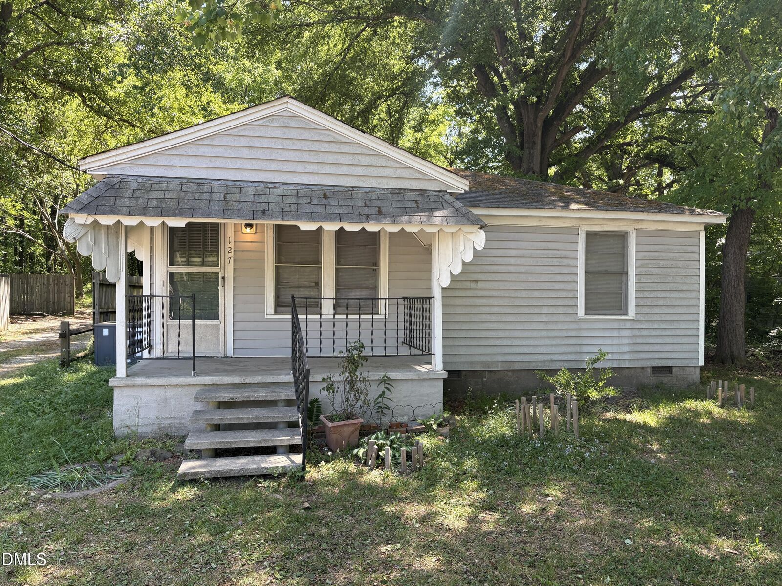 Property Photo: 127 E End Avenue NC 27703