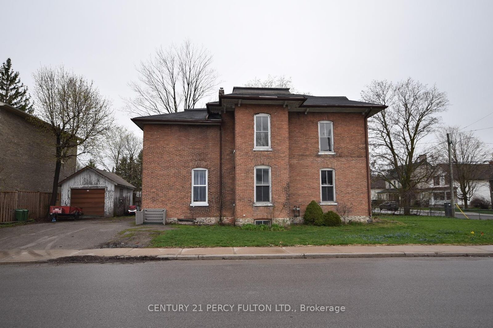 Property Photo:  23 Glenelg Street W  ON K9V 2T9 