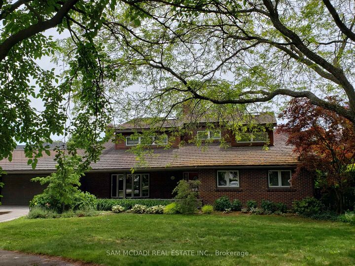 Property Photo: 1460 Halyard Court ON L5J 1B1