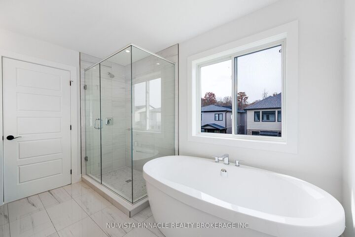 Property Photo: 1689 Brayford Avenue ON N6K 0H1