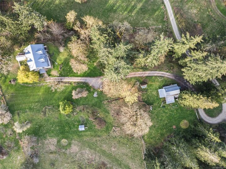 Property Photo: 301 Epron Rd BC V8K 2B4