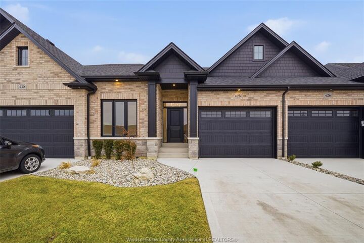 447 Caserta Crescent — photo 1