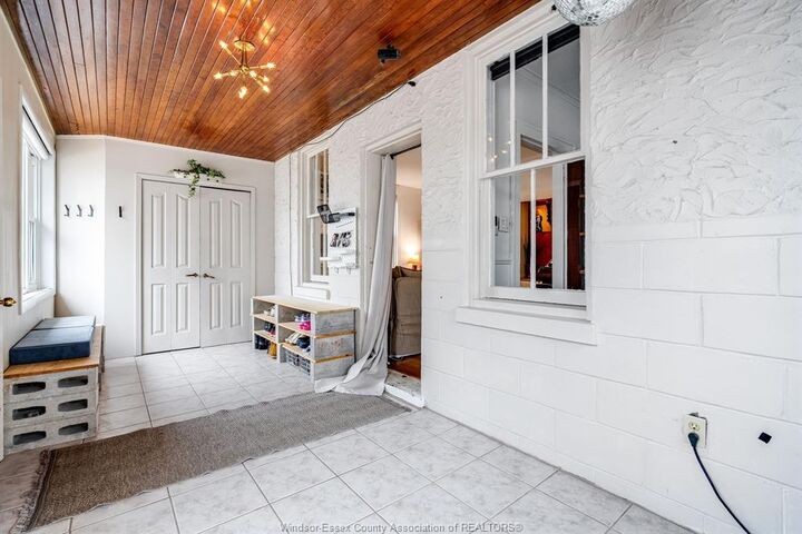 Property Photo:  544 1st Boulevard  ON N9Y 3V8 