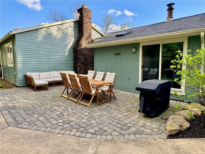 Property Photo:  504 Sawmill Rd  PA 15601 
