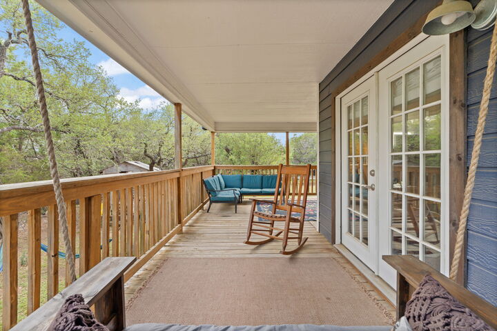 Property Photo:  10006 Janet Loop  TX 78620 
