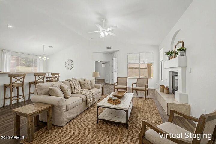 Property Photo:  910 S Nielson Street  AZ 85296 