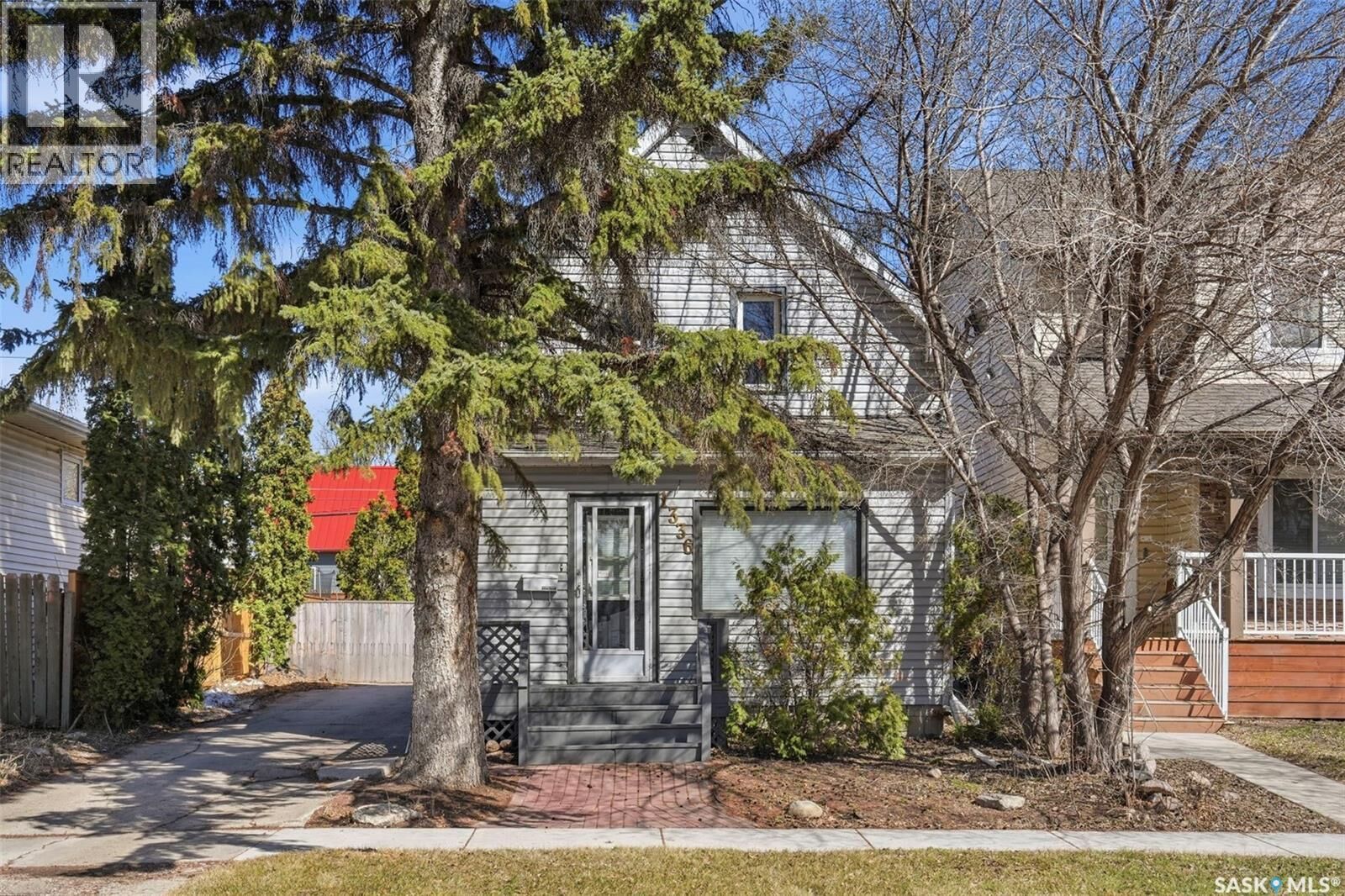 Property Photo:  1336 H Avenue N  SK S7L 2E4 