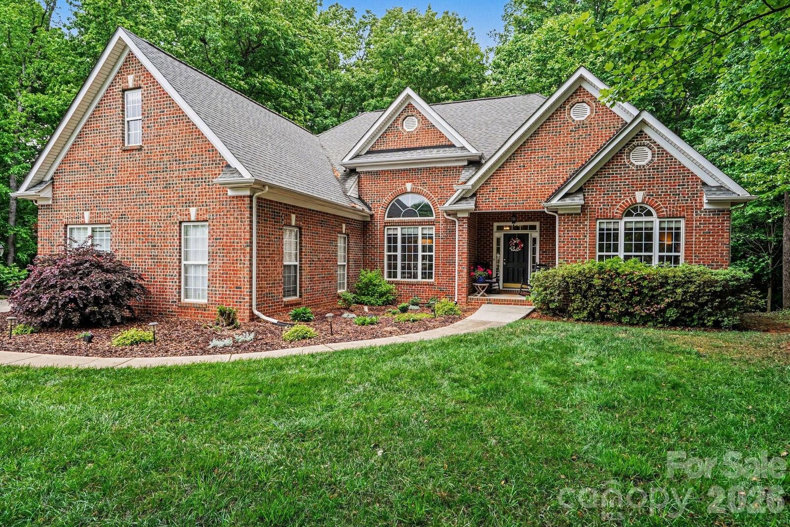 Property Photo: 10501 Olde Irongate Lane NC 28227