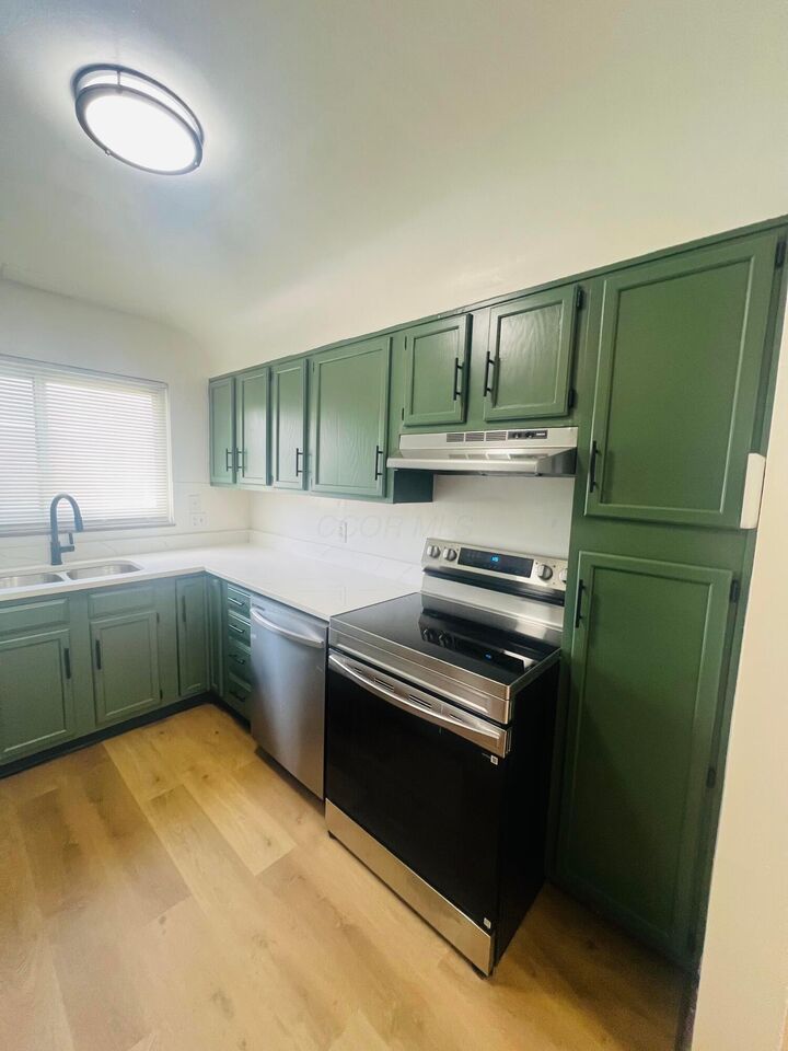 Property Photo:  1660 E Weber Road  OH 43211 