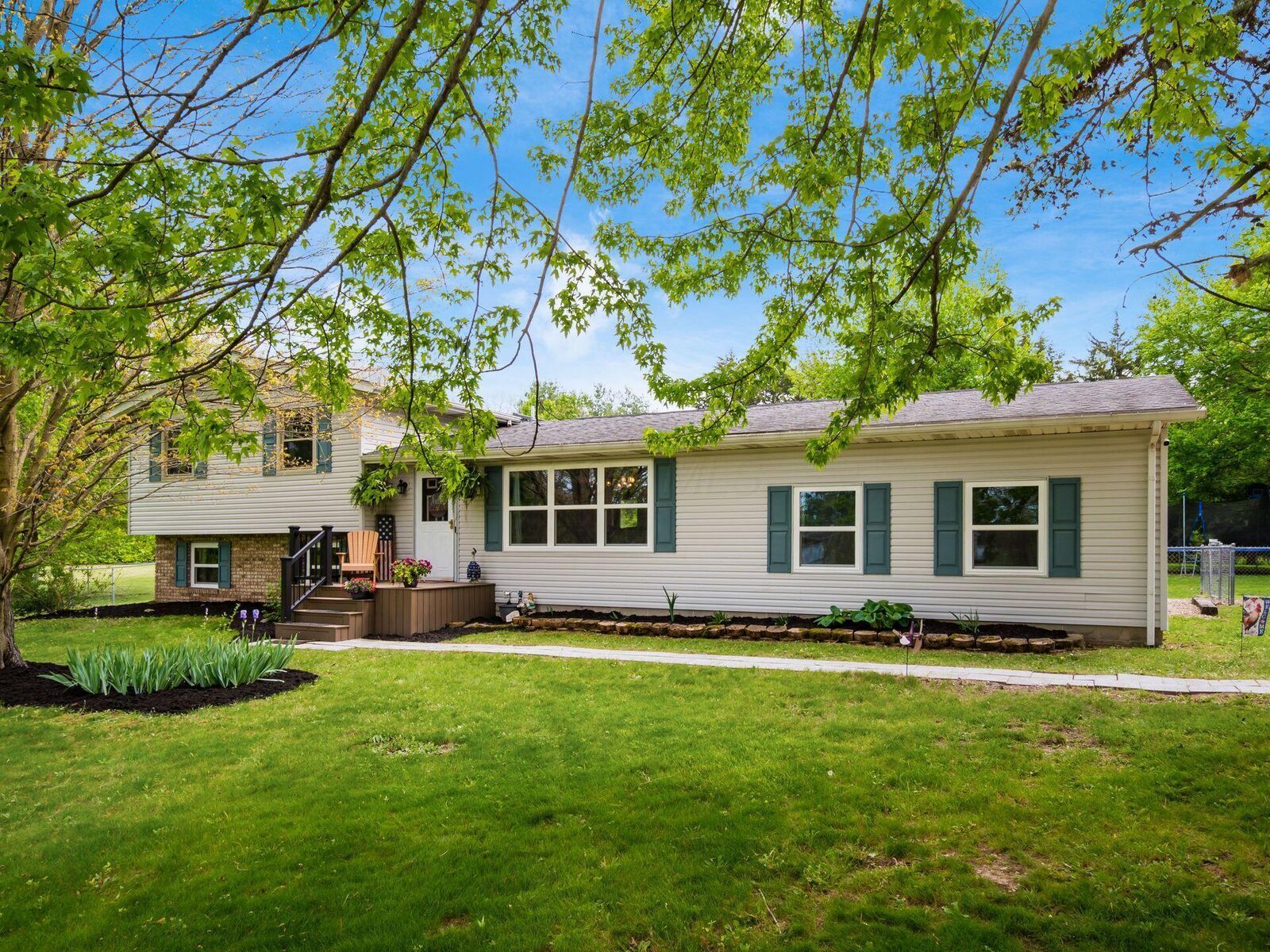 Property Photo:  6105 Houseman Road  OH 43061 
