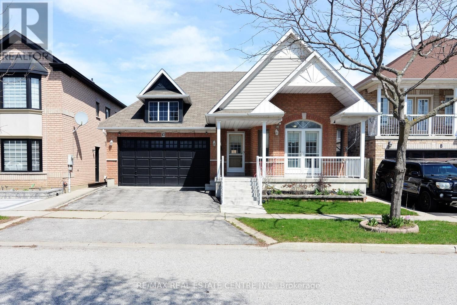 Property Photo:  10 Sheldon Drive  ON L1T 4K7 