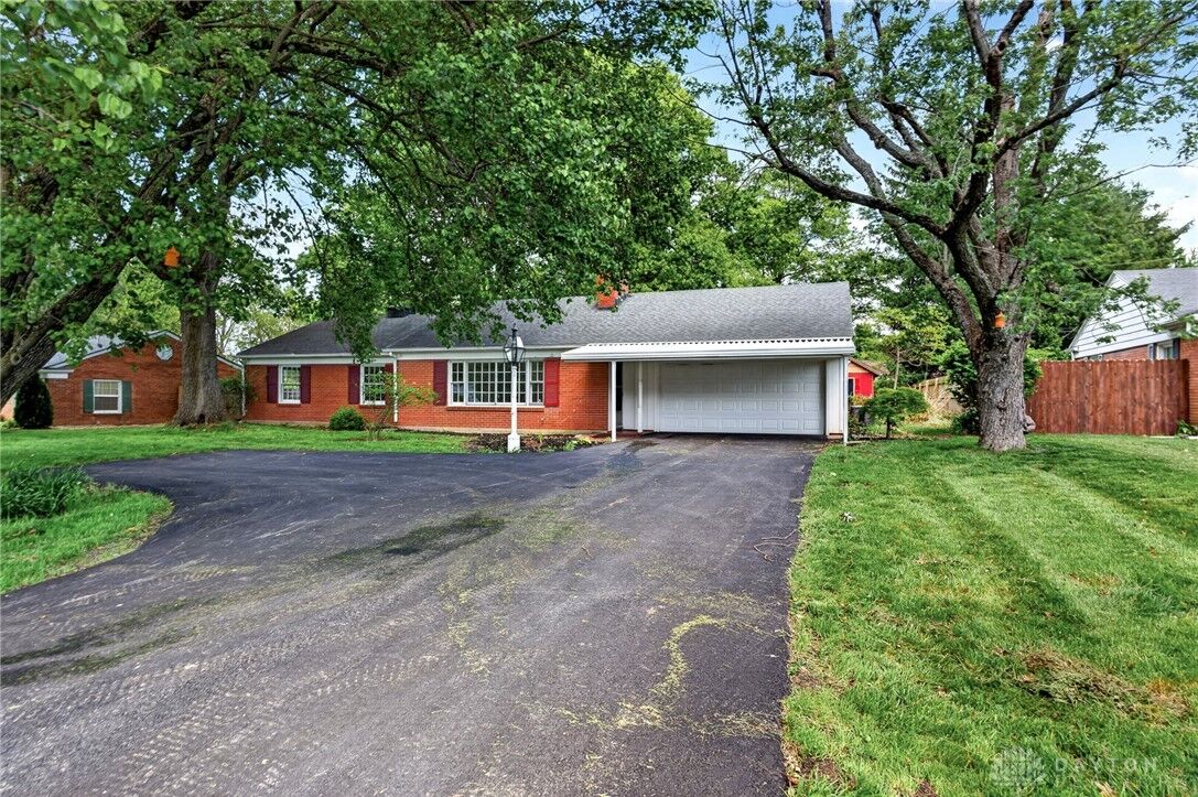 Property Photo:  5952 Parkchester Road  OH 45459 