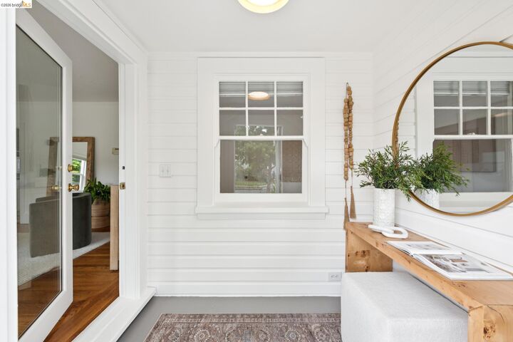 Property Photo:  3021 California St  CA 94602 