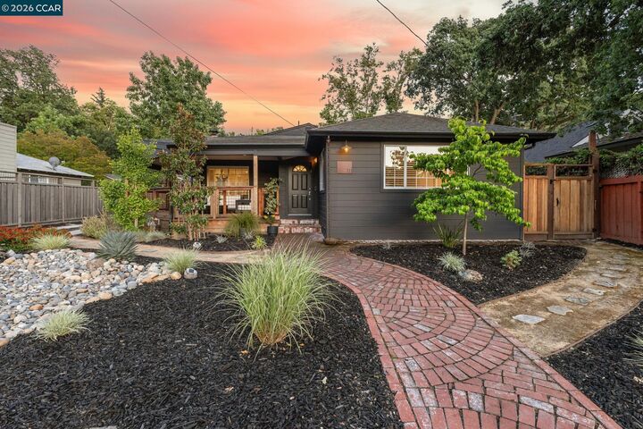 Property Photo:  111 Park Ave  CA 94595 