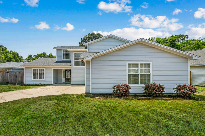 Property Photo:  200 Brook Court  FL 32578 