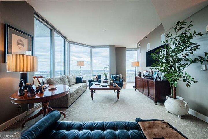 Property Photo:  2795 Peachtree Road 1909  GA 30305 