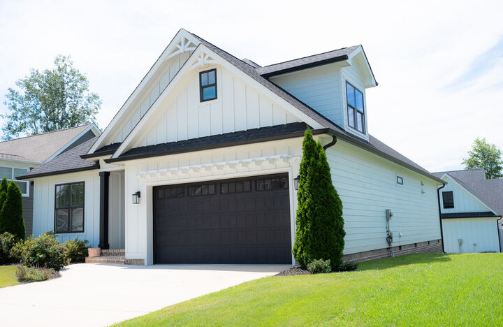 Property Photo:  5032 Lakeside Lane NE  TN 37312 