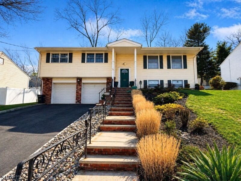 Property Photo:  22 Cheshire Ter  NJ 07052 