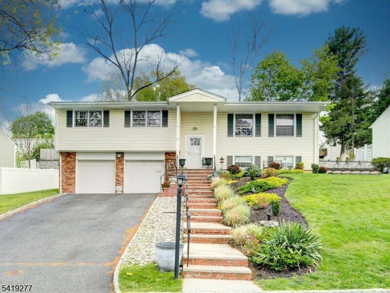Property Photo:  22 Cheshire Ter  NJ 07052 