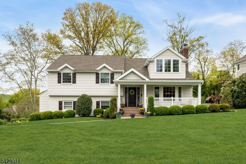 Property Photo:  1050 Lawrence Avenue  NJ 07090 