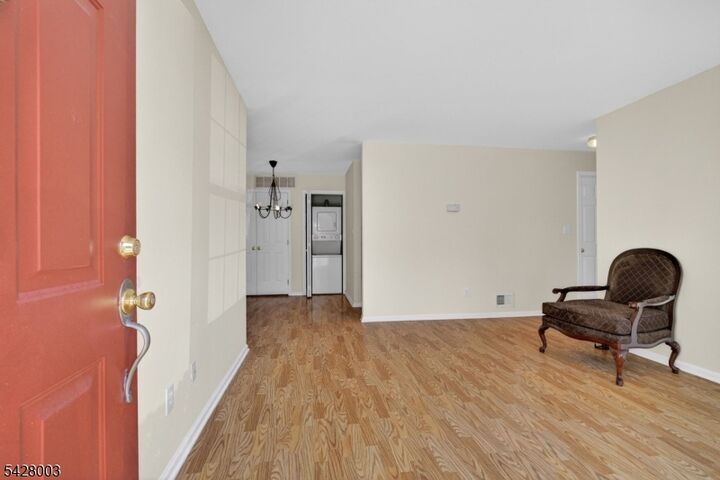 Property Photo:  46 Stillwell Ct  NJ 08807 