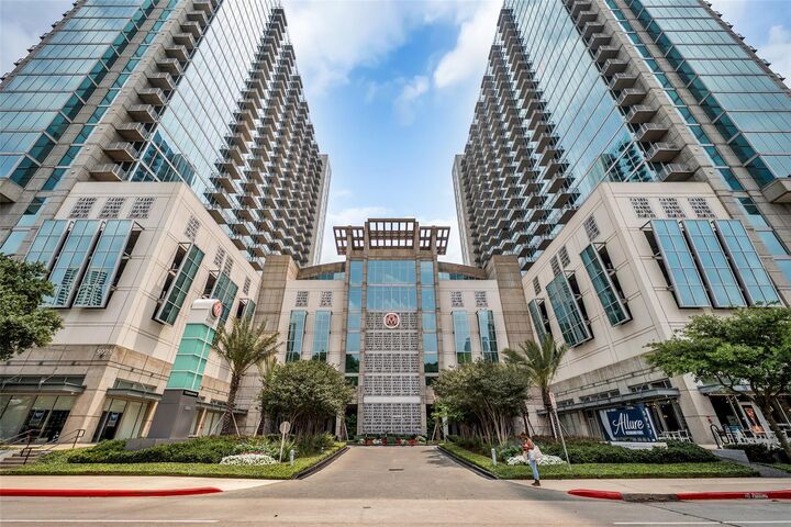 Property Photo:  5925 Almeda Road 12406  TX 77004 