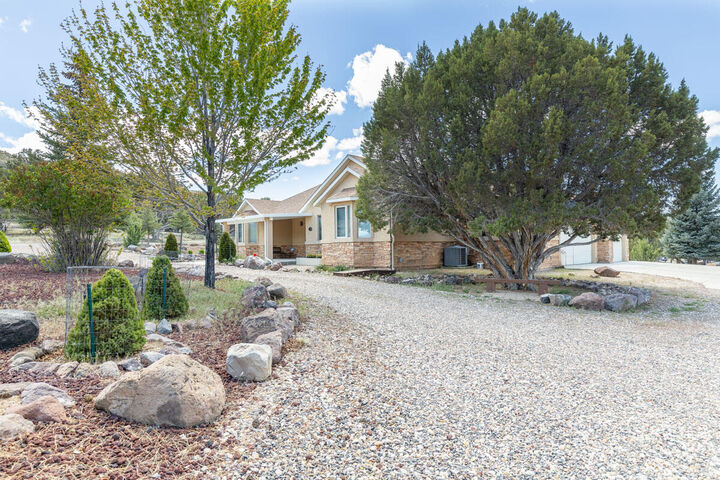 Property Photo: 434 S 1050 W UT 84761