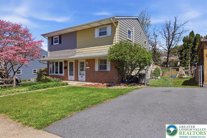 Property Photo:  502 Poplar Street  PA 18032 