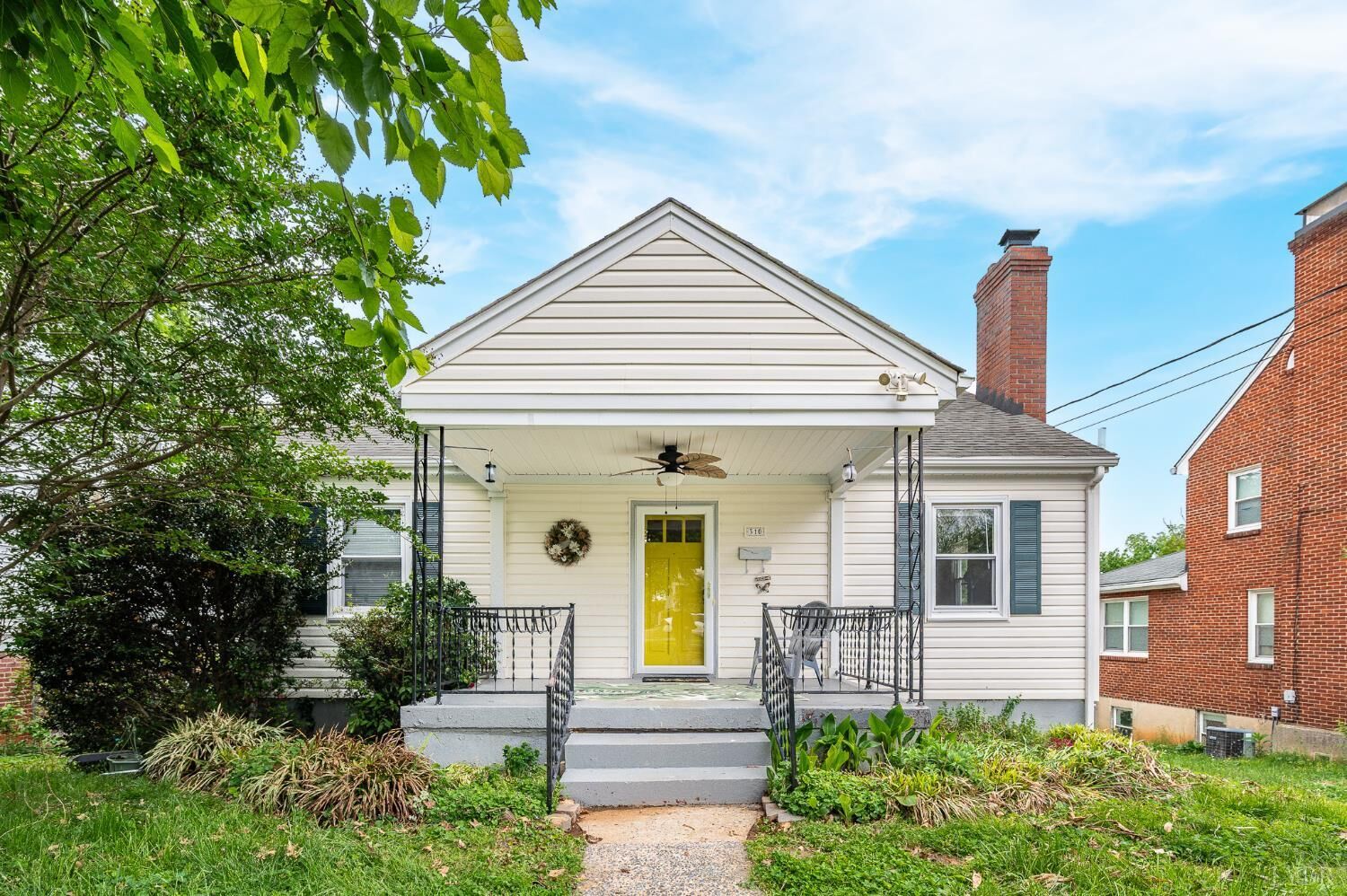 Property Photo: 310 Langhorne Lane VA 24501