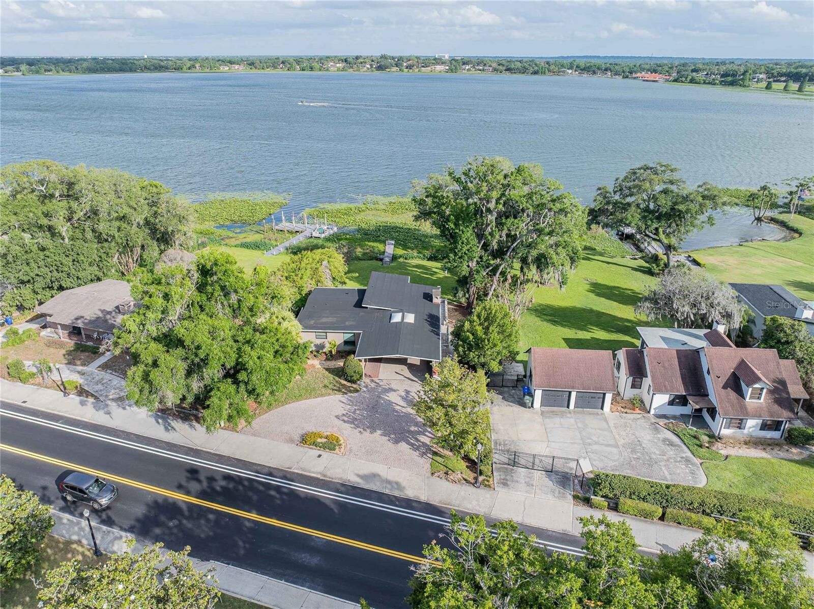 Property Photo: 7 Lake Hollingsworth Drive FL 33803