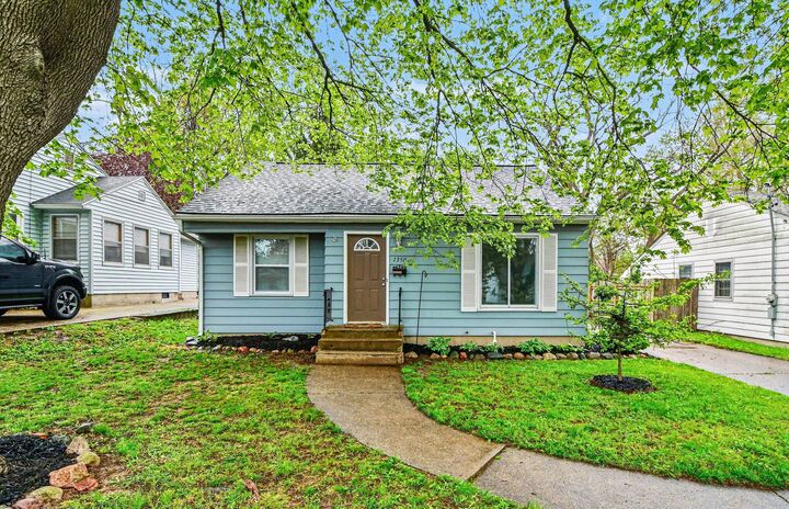 Property Photo:  1350 Lewison Avenue NE  MI 49505 