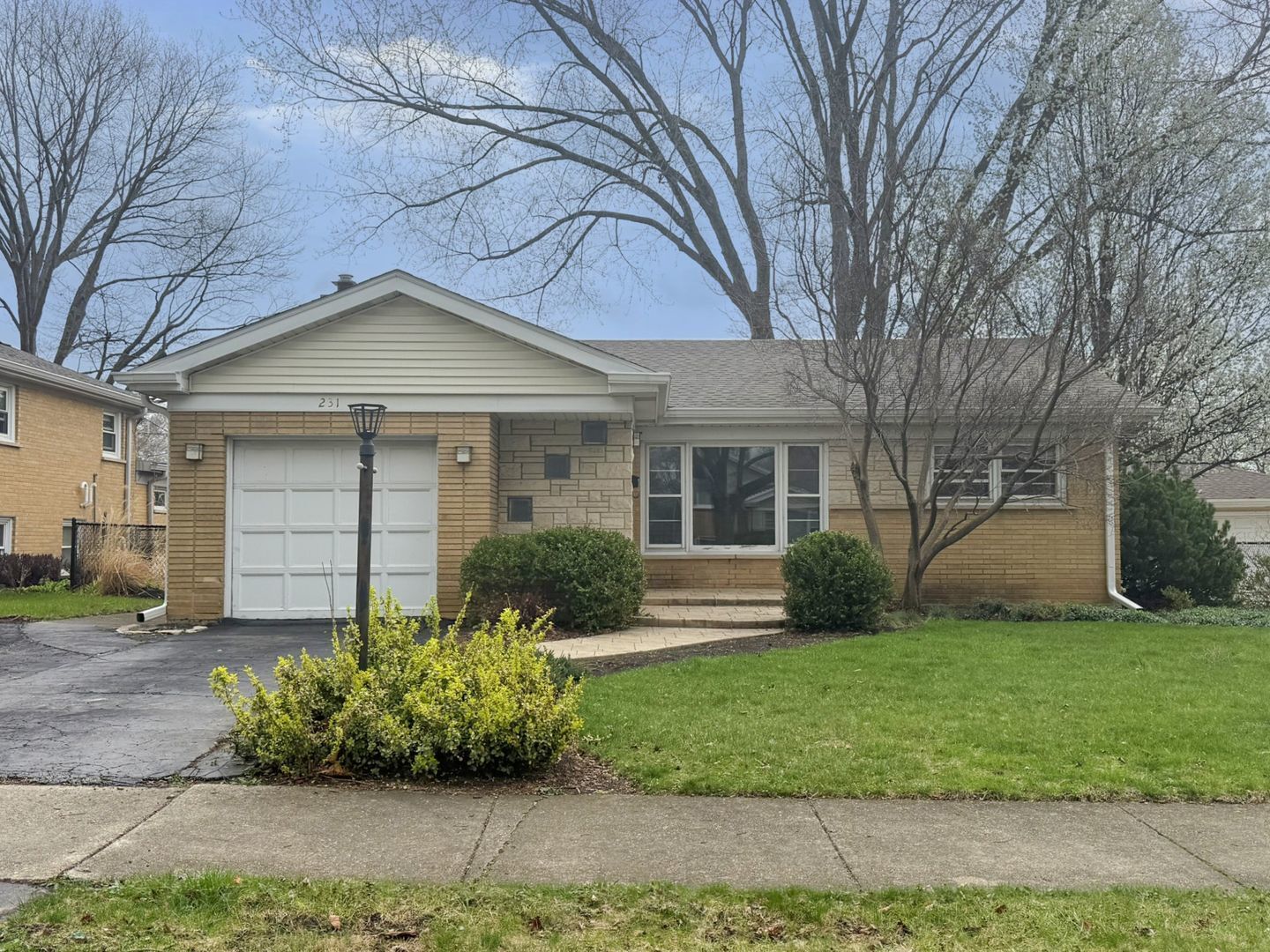 Property Photo:  231 S Princeton Avenue  IL 60005 