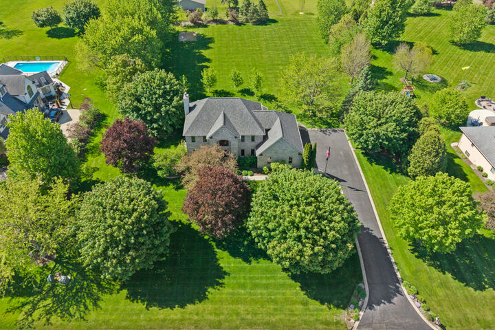 Property Photo:  40W675 Stonebriar Lane  IL 60124 