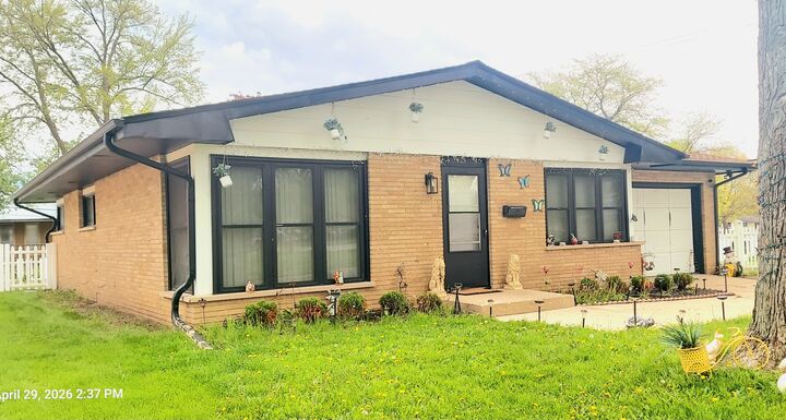 Property Photo:  703 Sheldon Avenue  IL 60506 