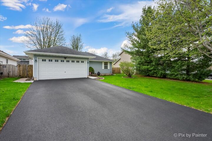 Property Photo: 710 Redwood Court IL 60135