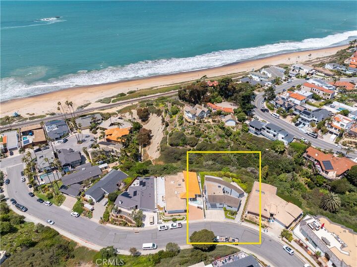 Property Photo:  504 Avenida La Costa  CA 92672 