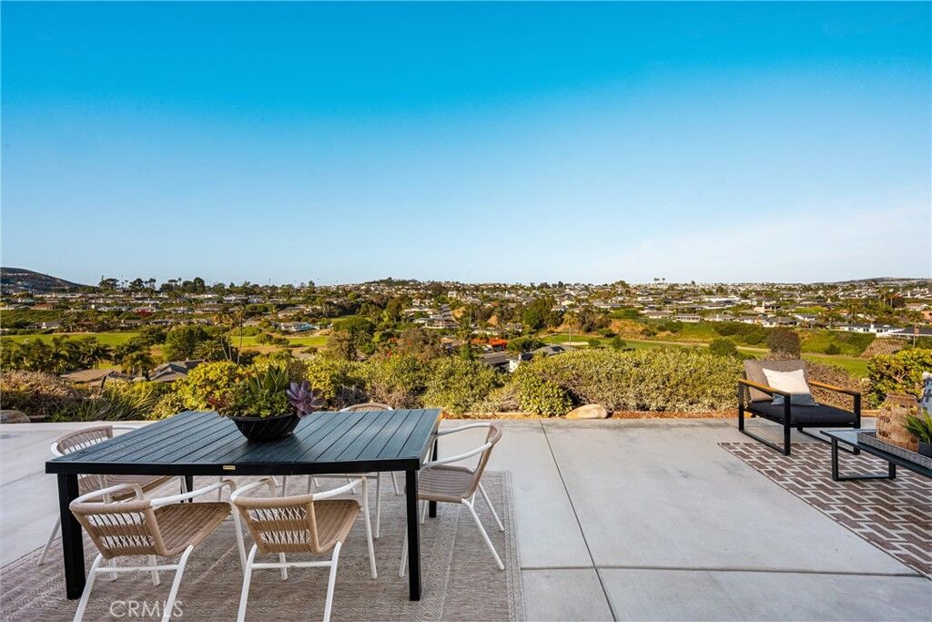 Property Photo:  115 Monte Vista 8  CA 92672 