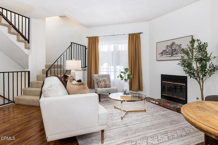Property Photo:  283 S Hudson Avenue 22  CA 91101 