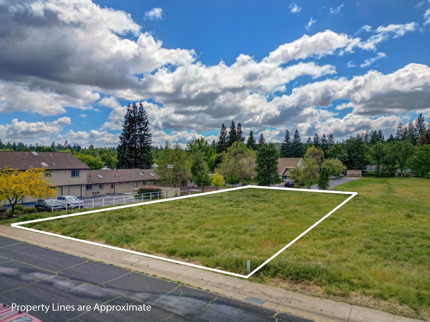 Property Photo:  600 Friendly Court  CA 95247 