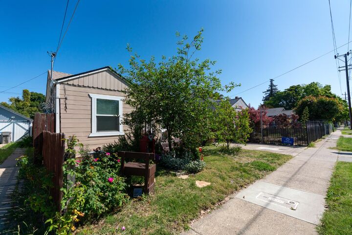 Property Photo:  5223 15th Avenue  CA 95820 