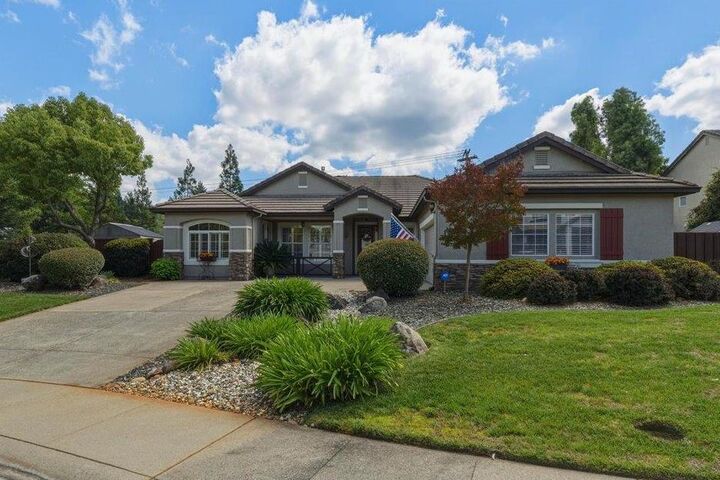 Property Photo:  820 Kentfield Court  CA 95682 