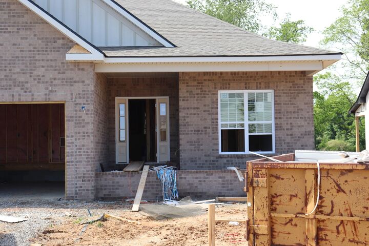 Property Photo: 734 Southern Pine Trl TN 37043