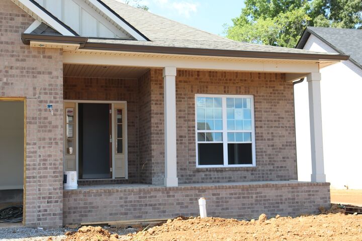 Property Photo: 734 Southern Pine Trl TN 37043