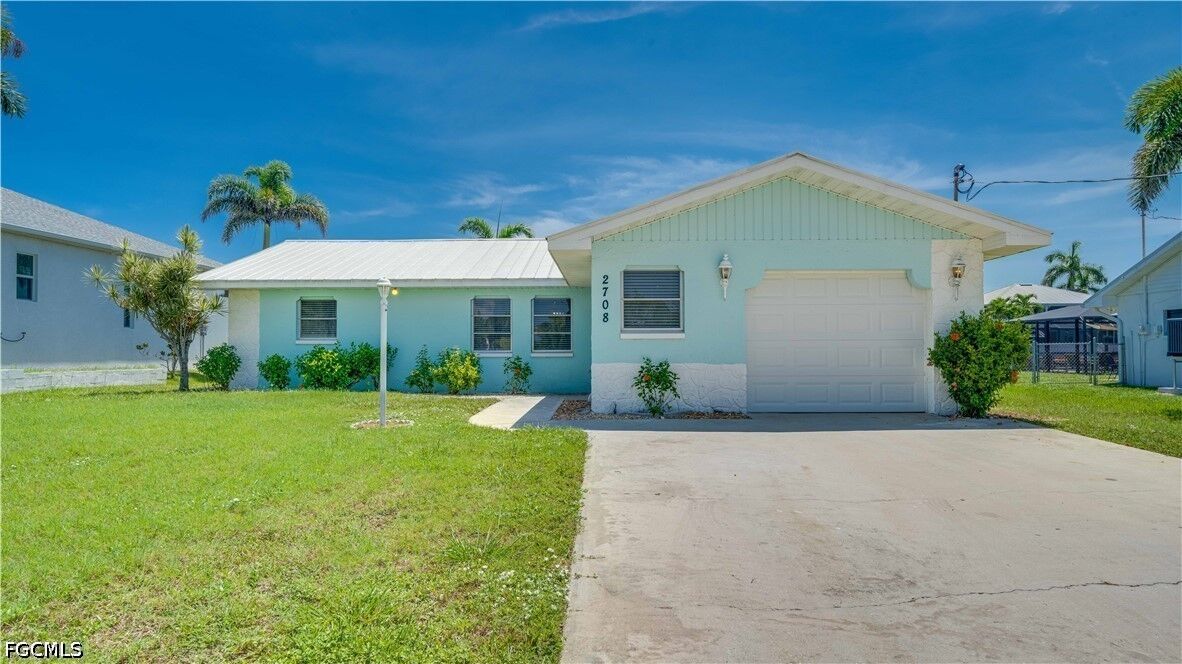 Property Photo:  2708 Mangrove Street  FL 33956 
