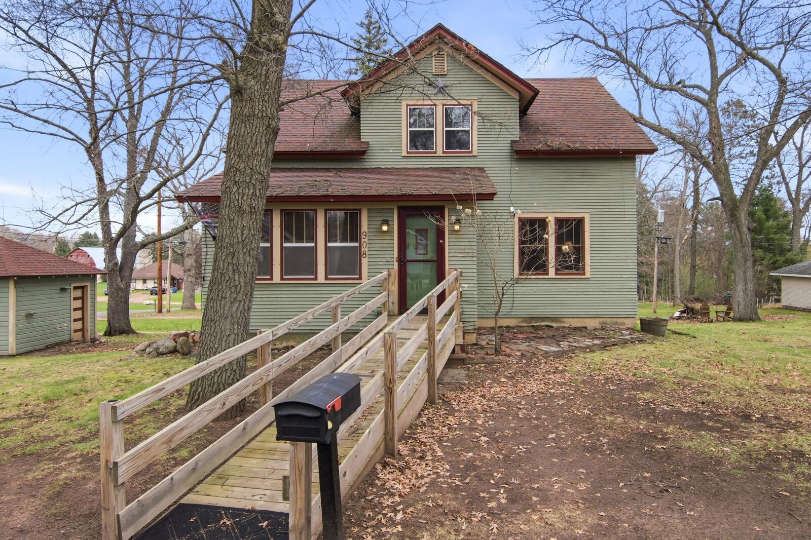 Property Photo:  908 Franklin Street  WI 54801 