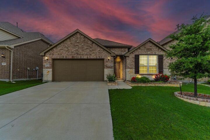 Property Photo:  1048 Pinnacle Breeze Drive  TX 76052 