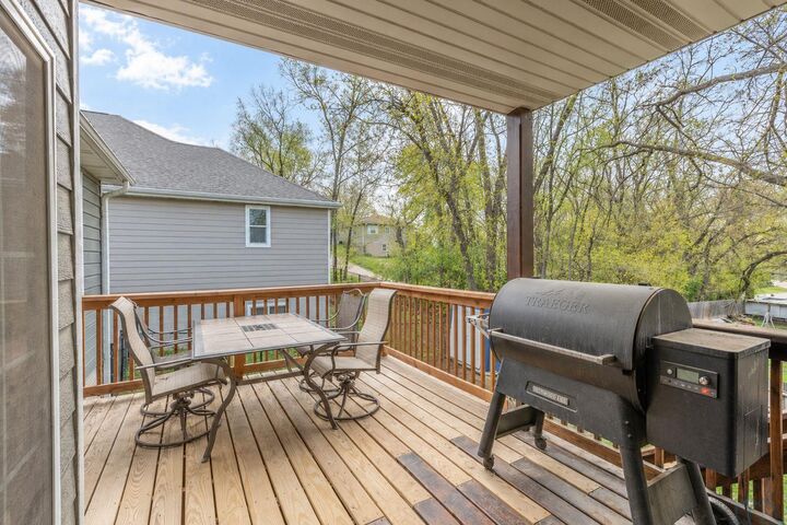 Property Photo:  1600 30th Street  IA 51104 