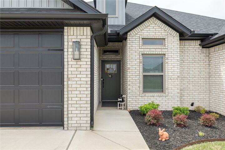 Property Photo:  1913 Salmon Street  AR 72751 