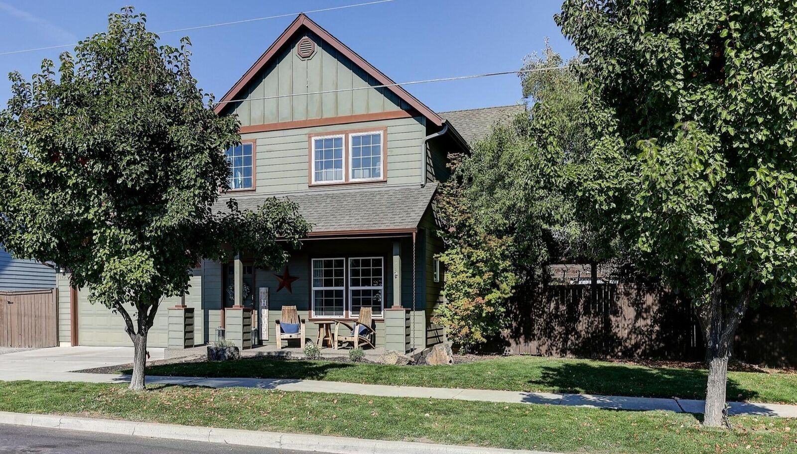 Property Photo:  1494 NE Rumgay Lane  OR 97701 
