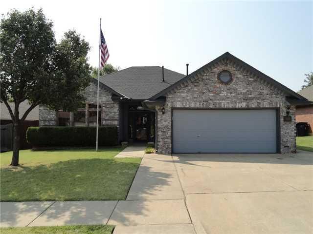 Property Photo:  1112 SW 132nd Place  OK 73170 
